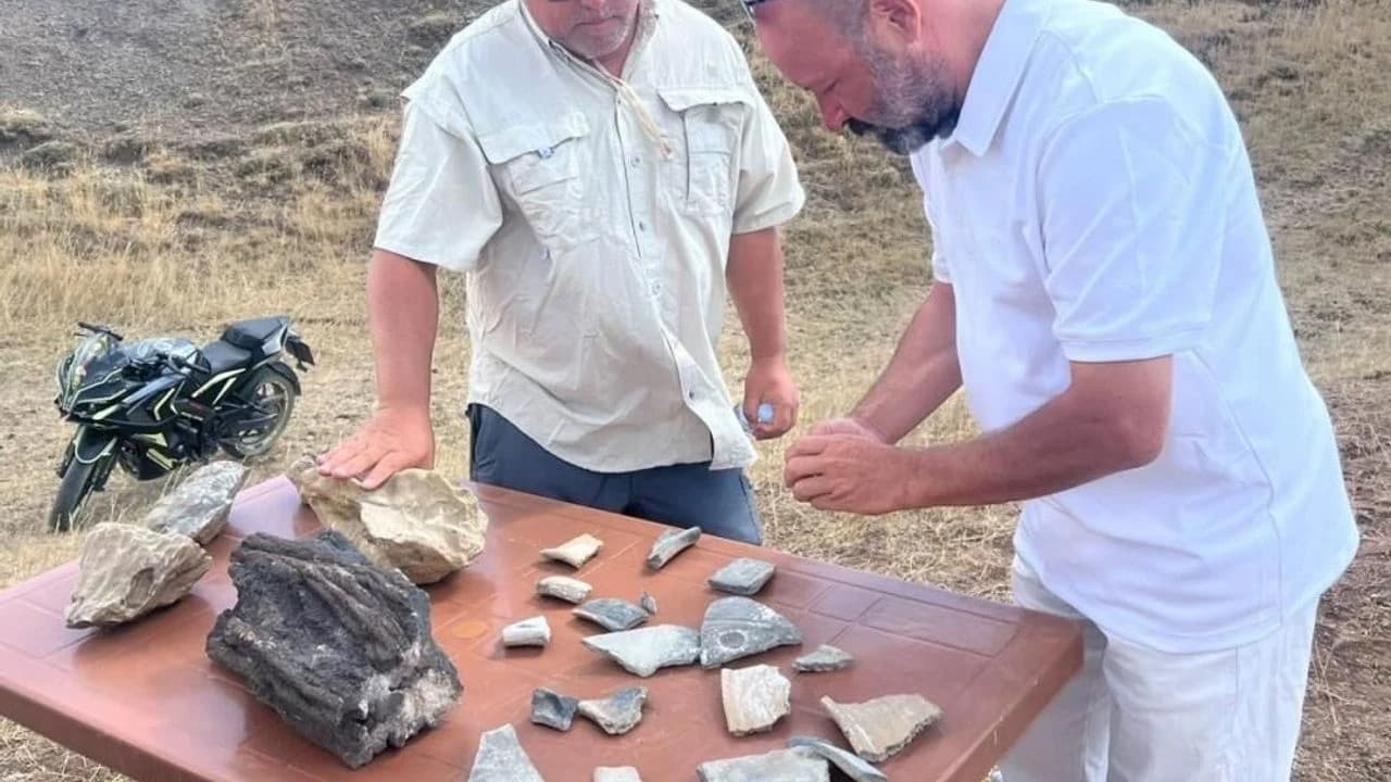 Arqueólogos perforan el terreno en Turquía en busca del Arca de Noé