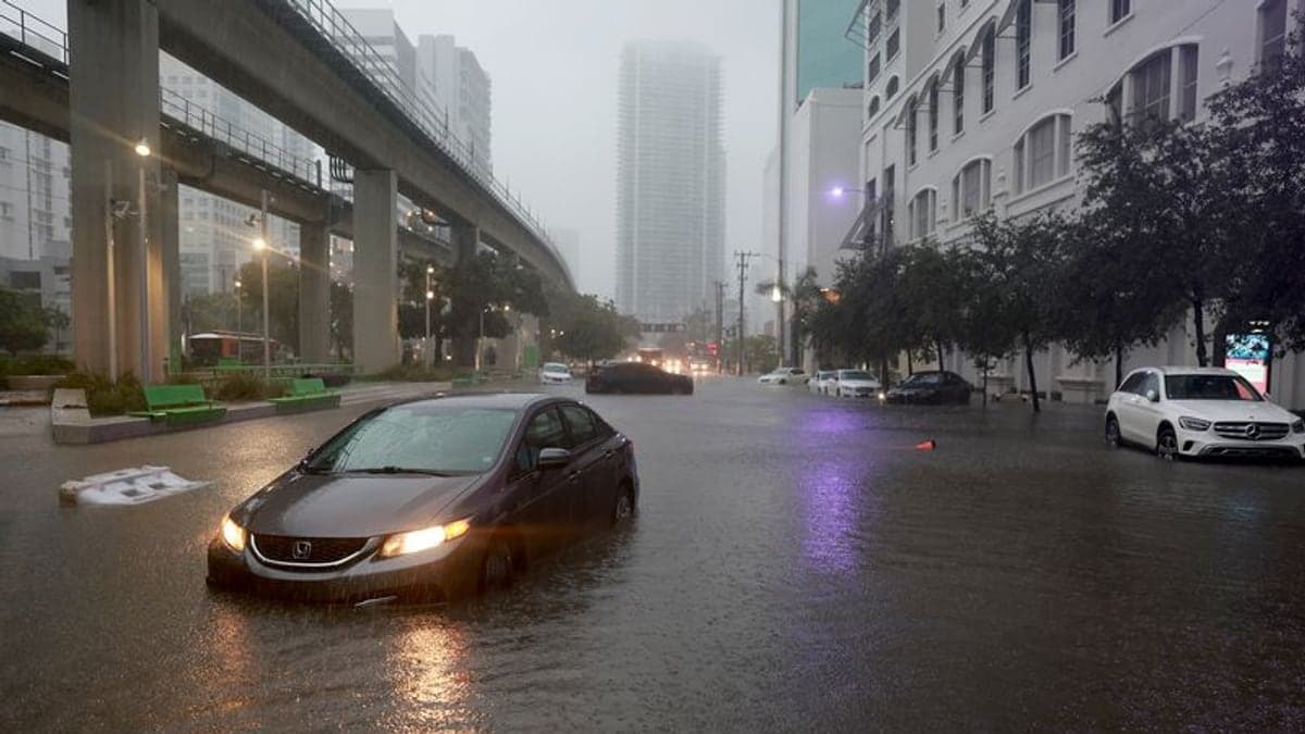 Frente frío traerá alivio del calor y riesgo de inundaciones a Miami este fin de semana