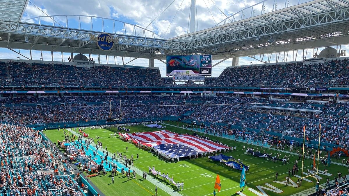 Los Hurricanes de Miami vencen a Florida State 43-35 en doble tiempo extra y llegan a 6-0