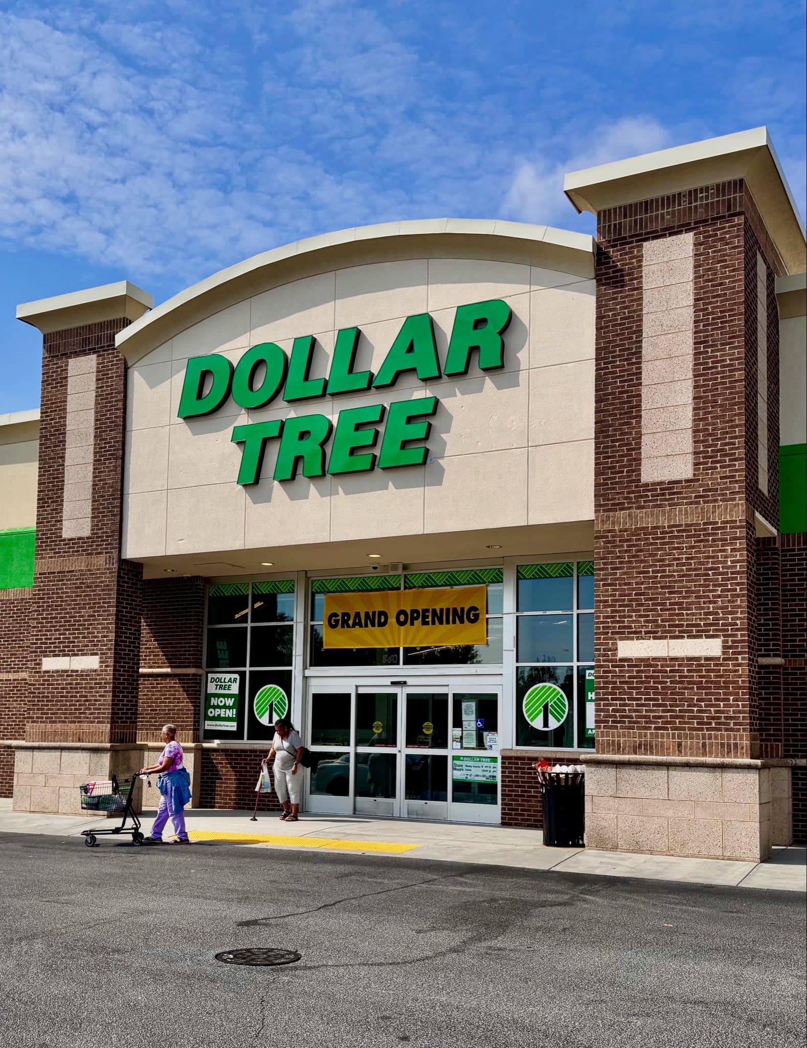 Los cosméticos de Jeffree Star aparecen en Dollar Tree a $1.25 y desatan la ironía en redes