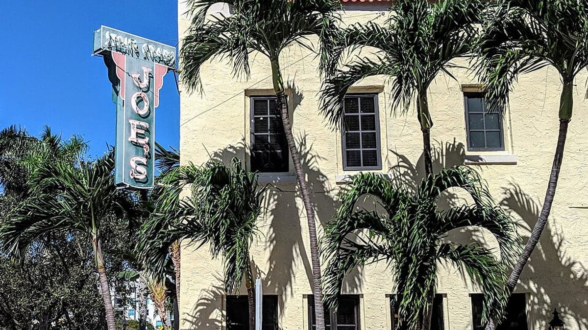 Joe's Stone Crab inaugura su temporada 114 en Miami Beach