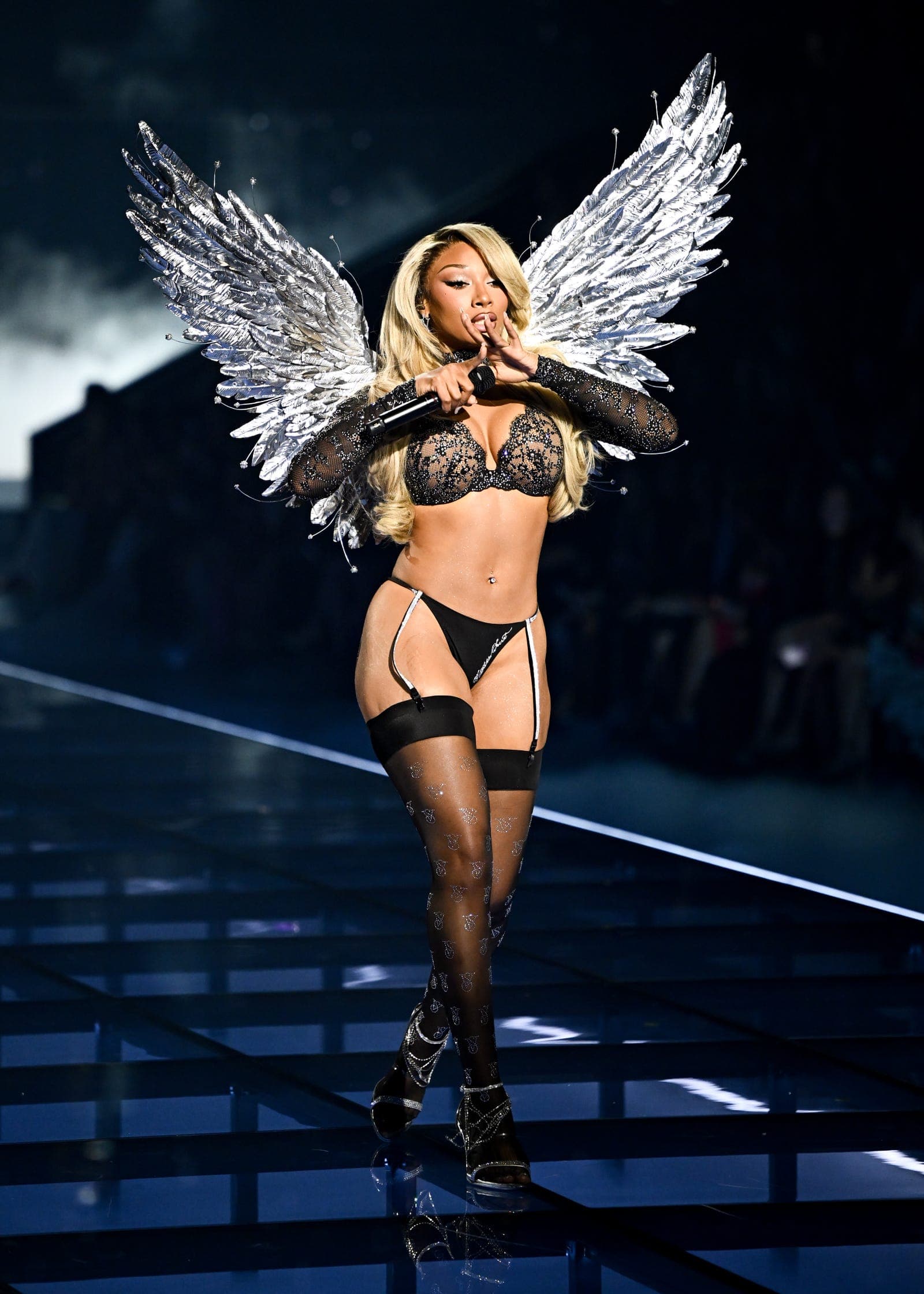 Victoria's Secret 2026: Solange Omon es la nueva Ángel y Kylie Jenner lleva el sujetador de 50 millones